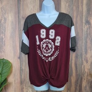 Cold Crush Maroon and Charcoal Graphic V Neck Tee XXL P384